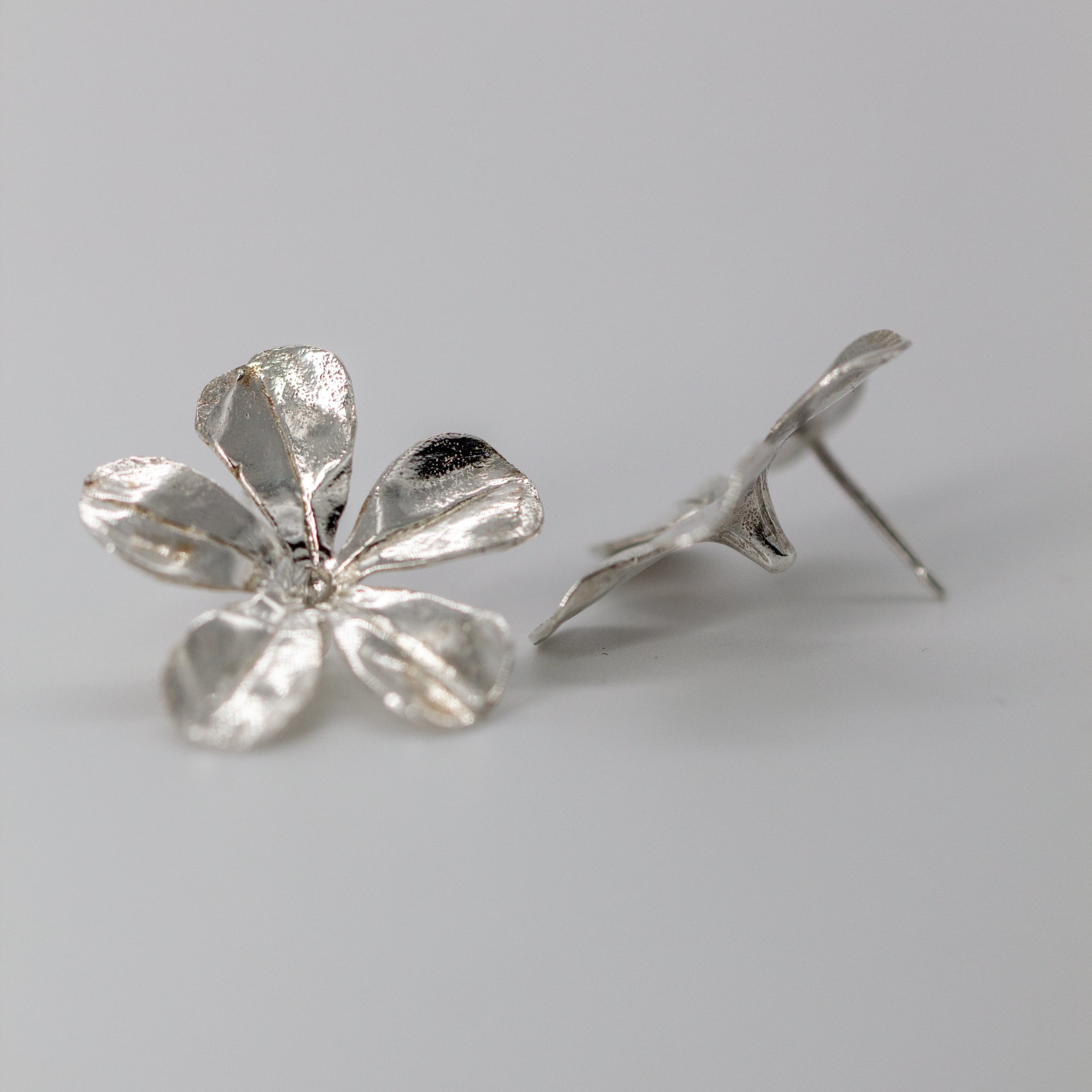 Bloom earring image 3