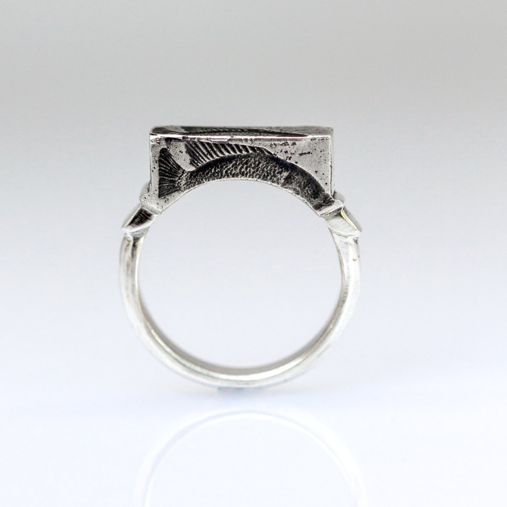 Fins Ring image 1