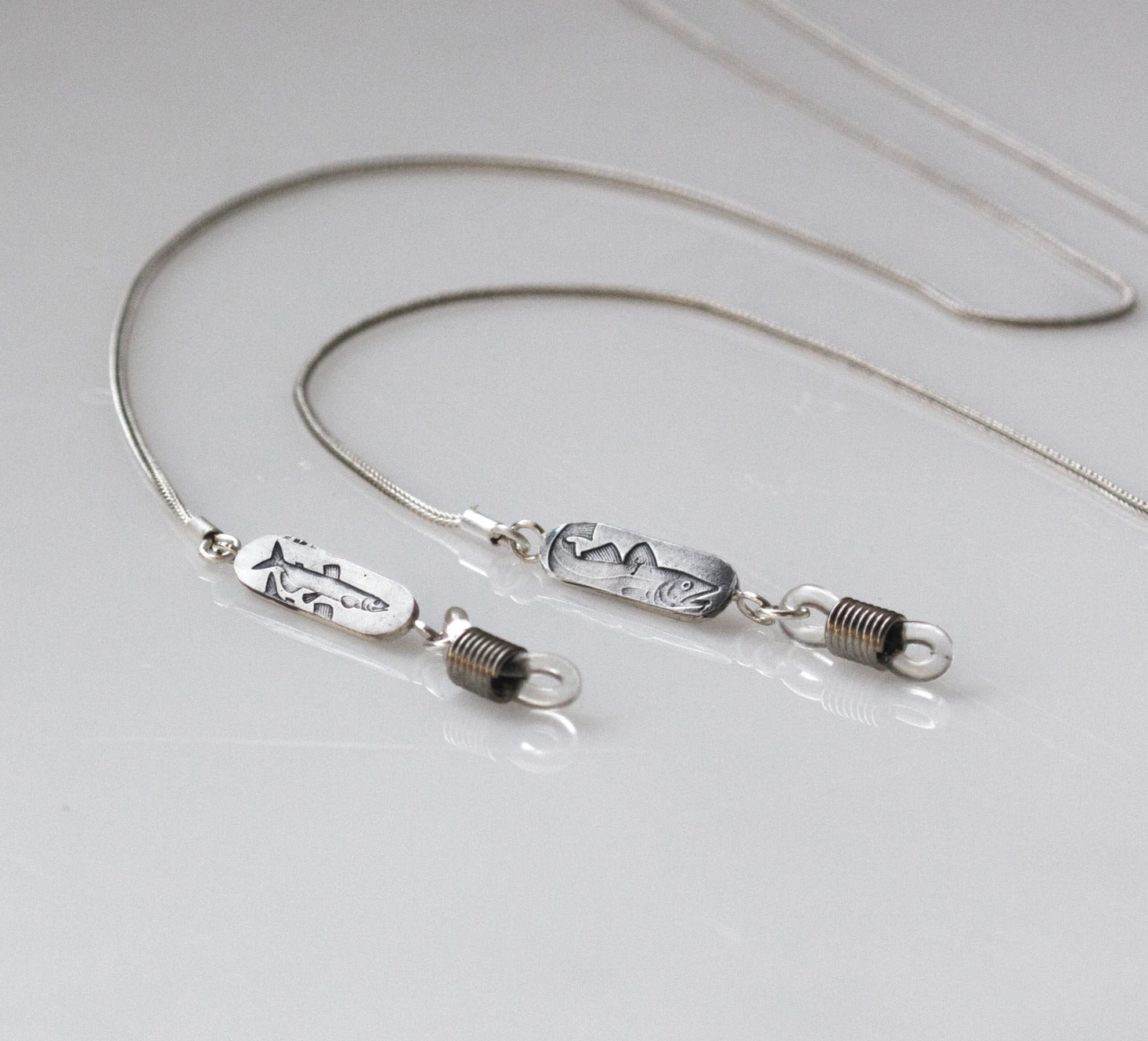 A Fisherman Frame Chain image 2