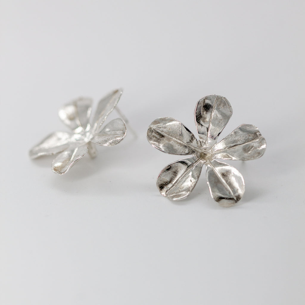 Bloom earring image 1