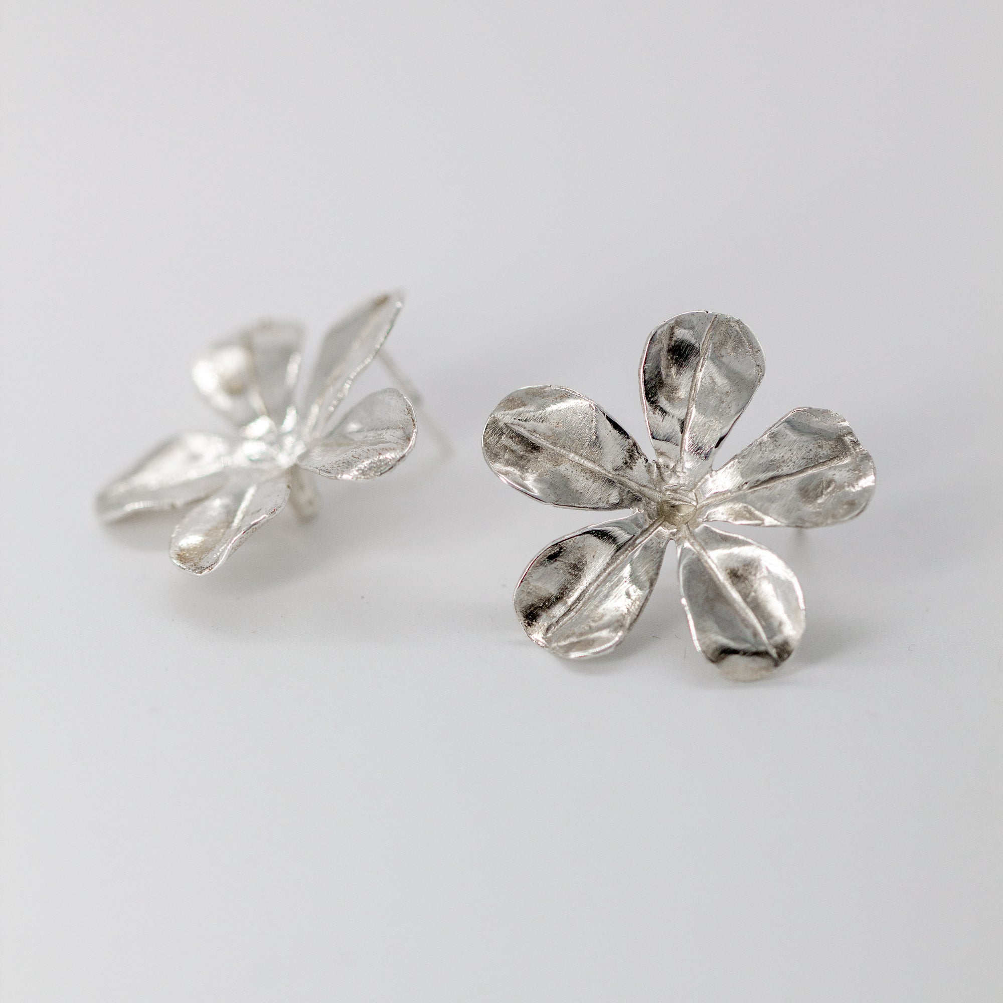 Bloom earring image 1