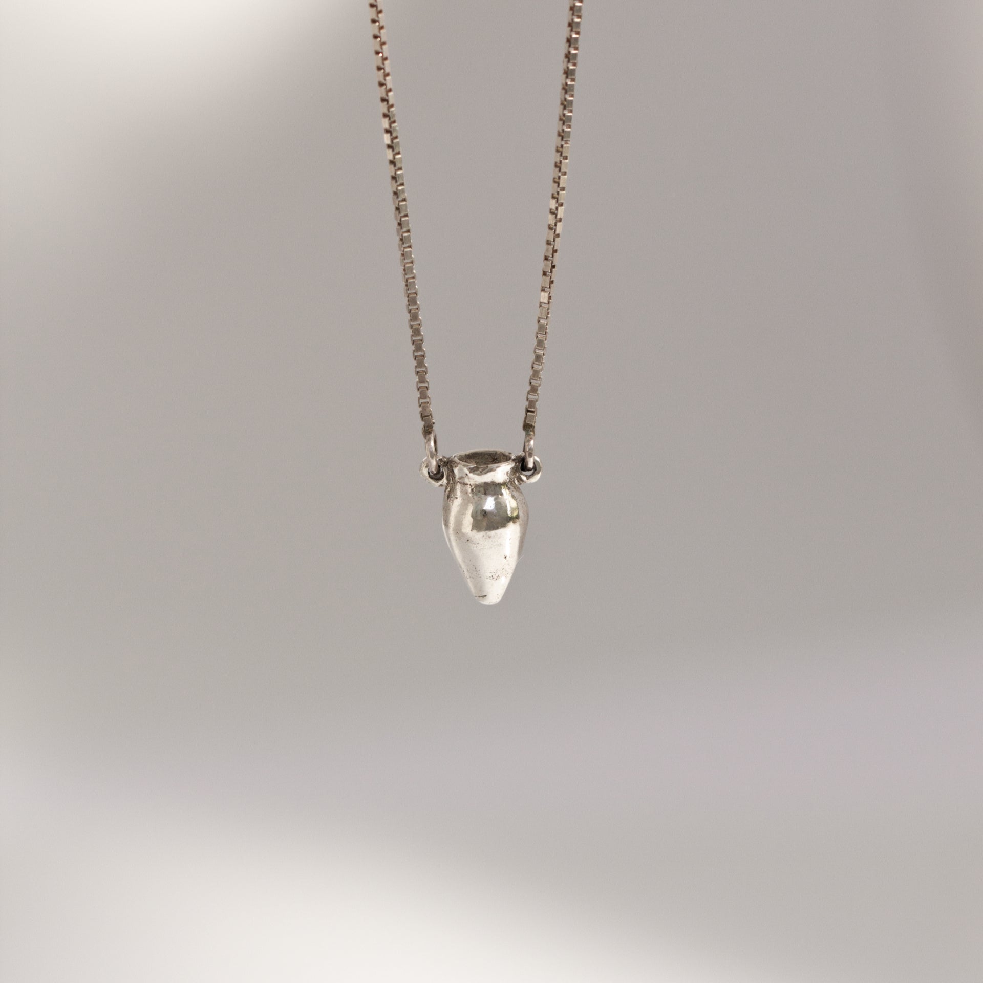 Amphora Necklace image 2