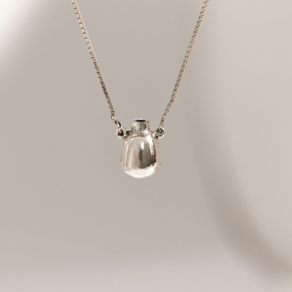 Pelika Necklace image 2